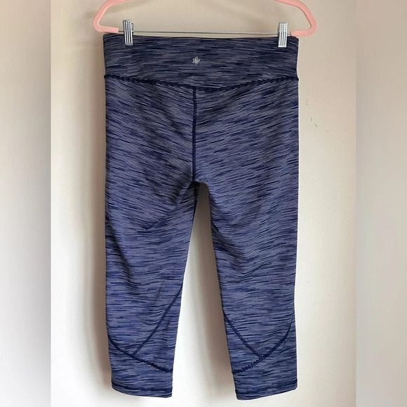 Tek Gear Dry Tek Capri Leggings - Size L - Picture 3 of 6